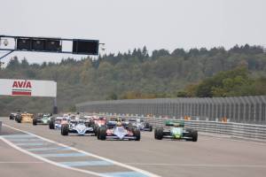 Le Castellet: Klasická F1 vyrazila do sezony úspěchy Willimasu a Heskethu